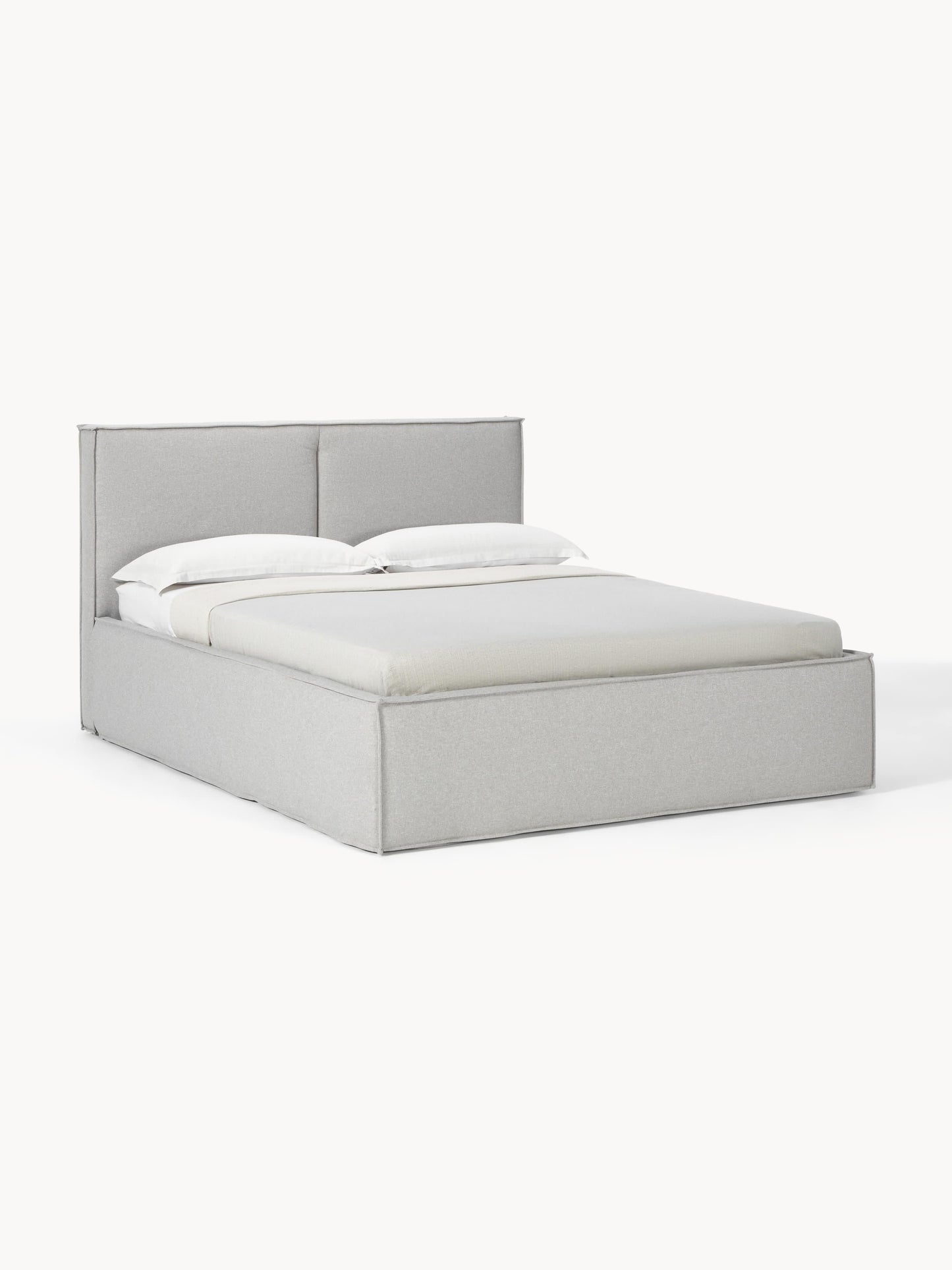 Dreama Upholstered Bed