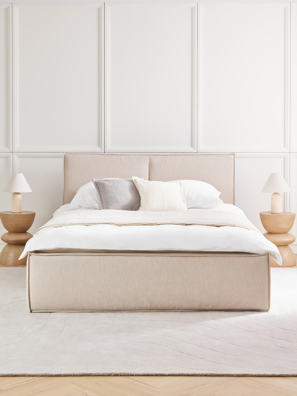 Dreama Upholstered Bed with Storage