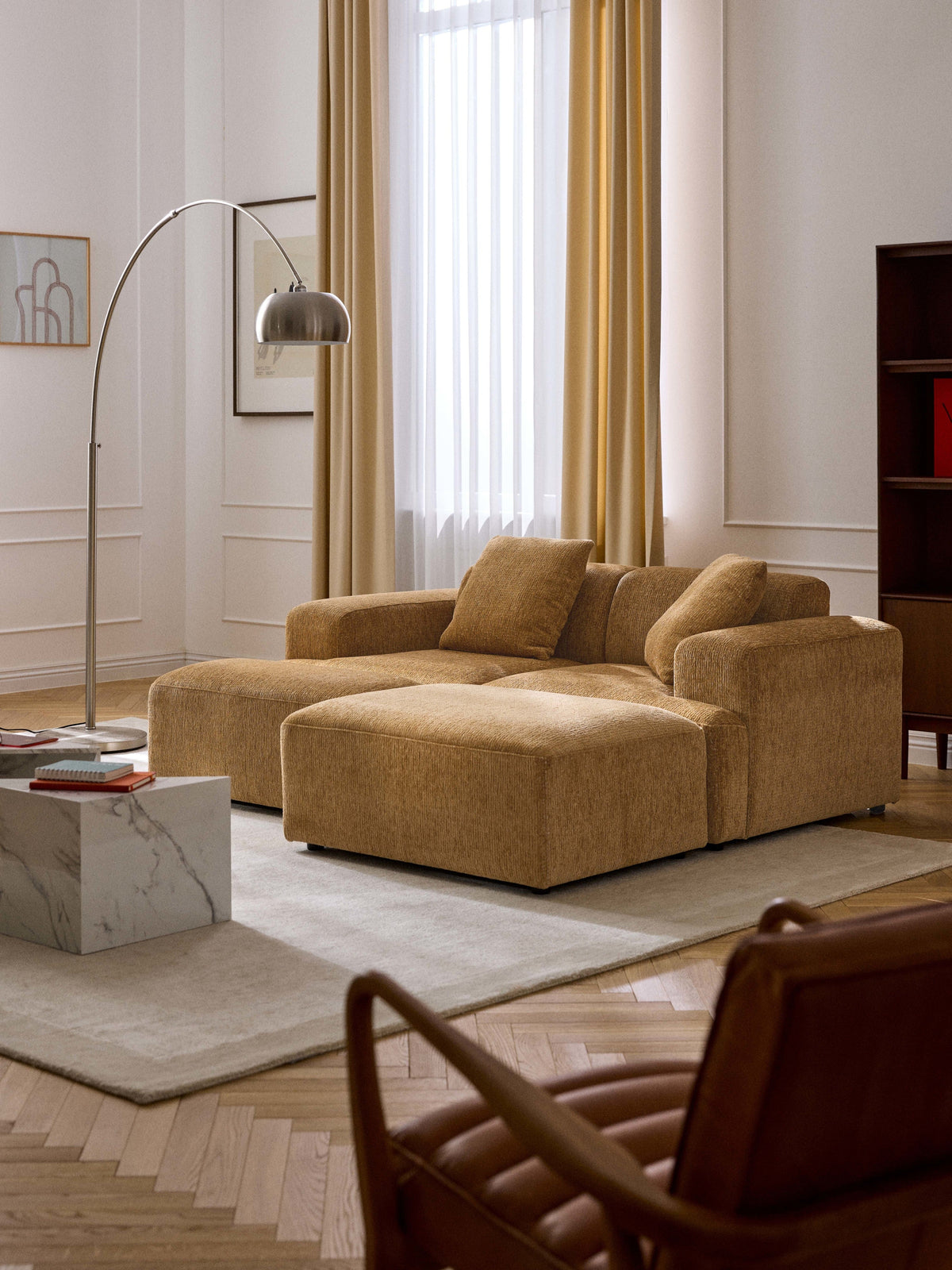 Melvie Ottoman, W 99 x D 72 cm