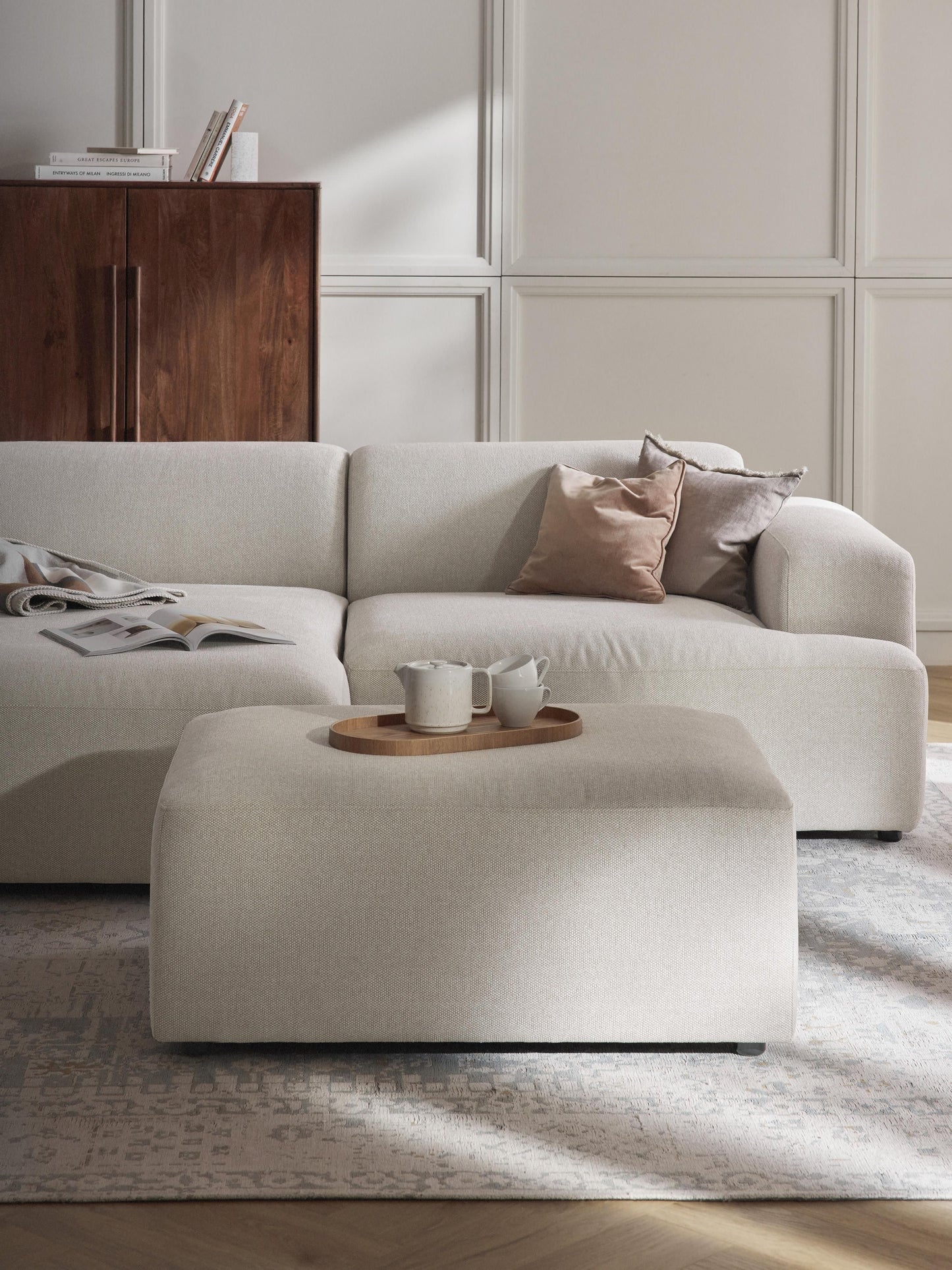 Melvie Stool, W 99 x D 72 cm